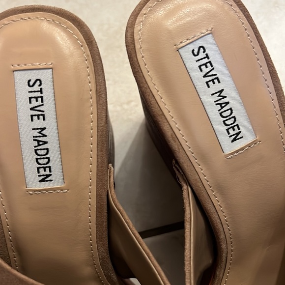 Level up Crossover strap Stud detail Open toe Platform sole High wedge heel - Picture 6 of 8